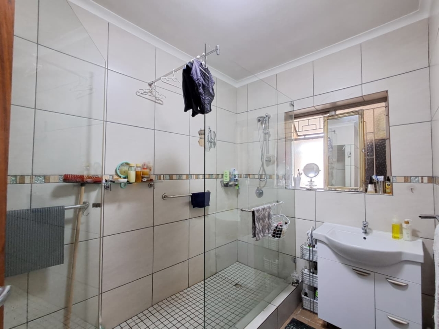 To Let 2 Bedroom Property for Rent in Monte Vista Western Cape